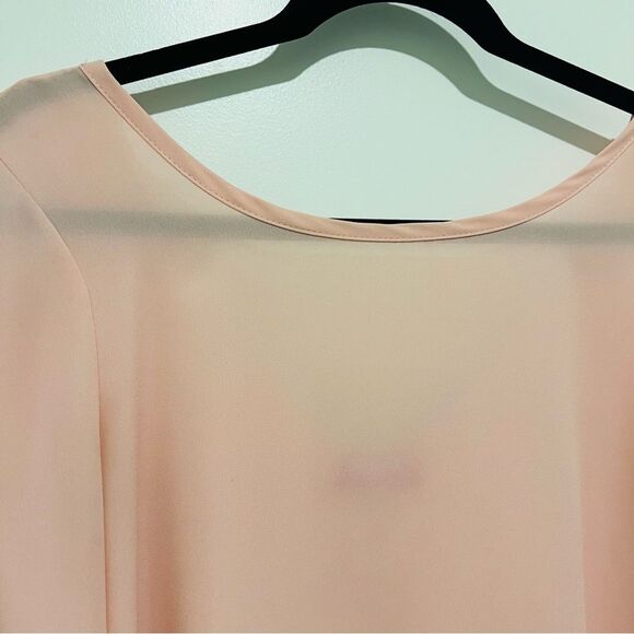 Shasa Women's Blouse With Back Bow and Deep V-Neck Detail Blush Pink Sz. Small - Picture 3 of 8